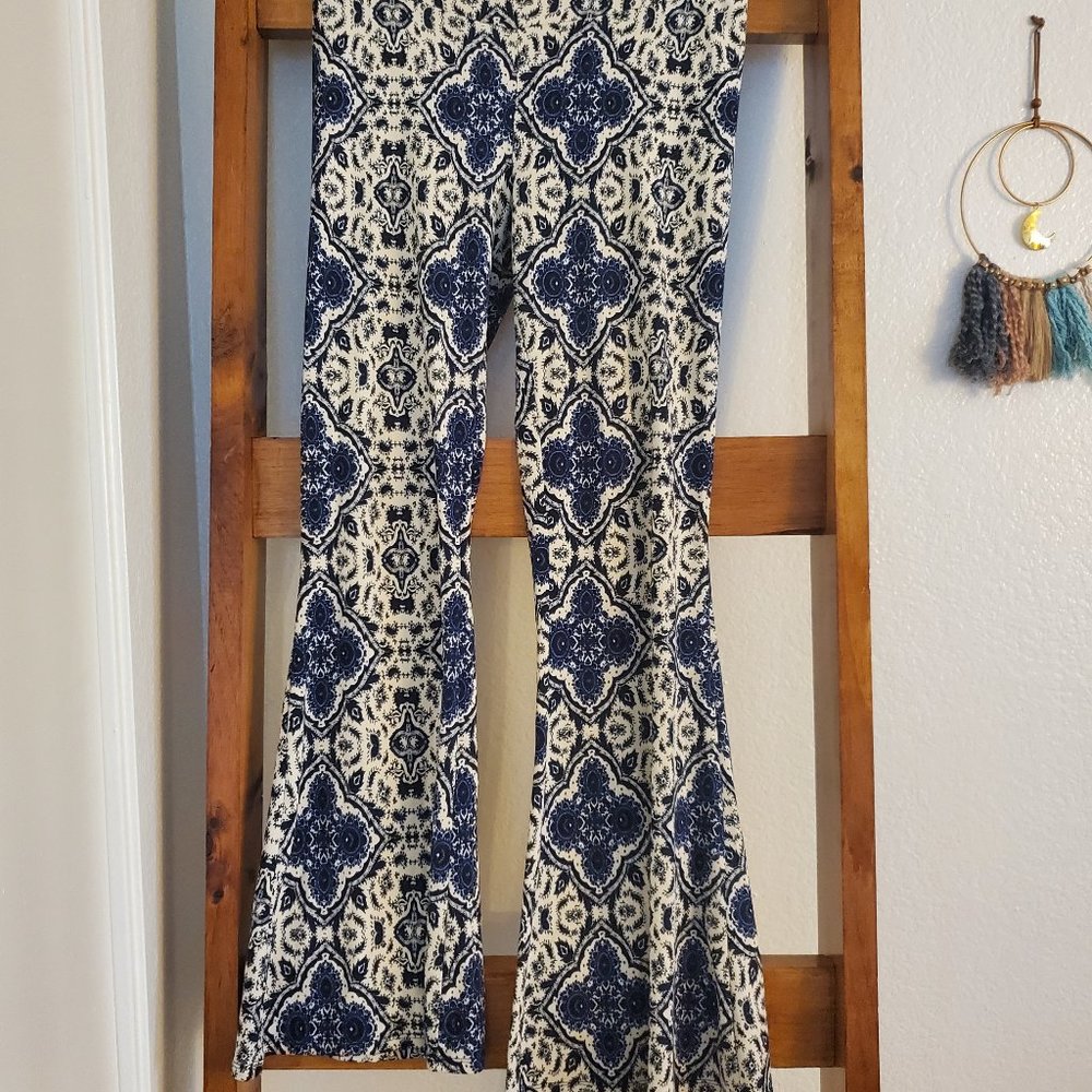 Brand About a girl, size large, blue and white pattern pants